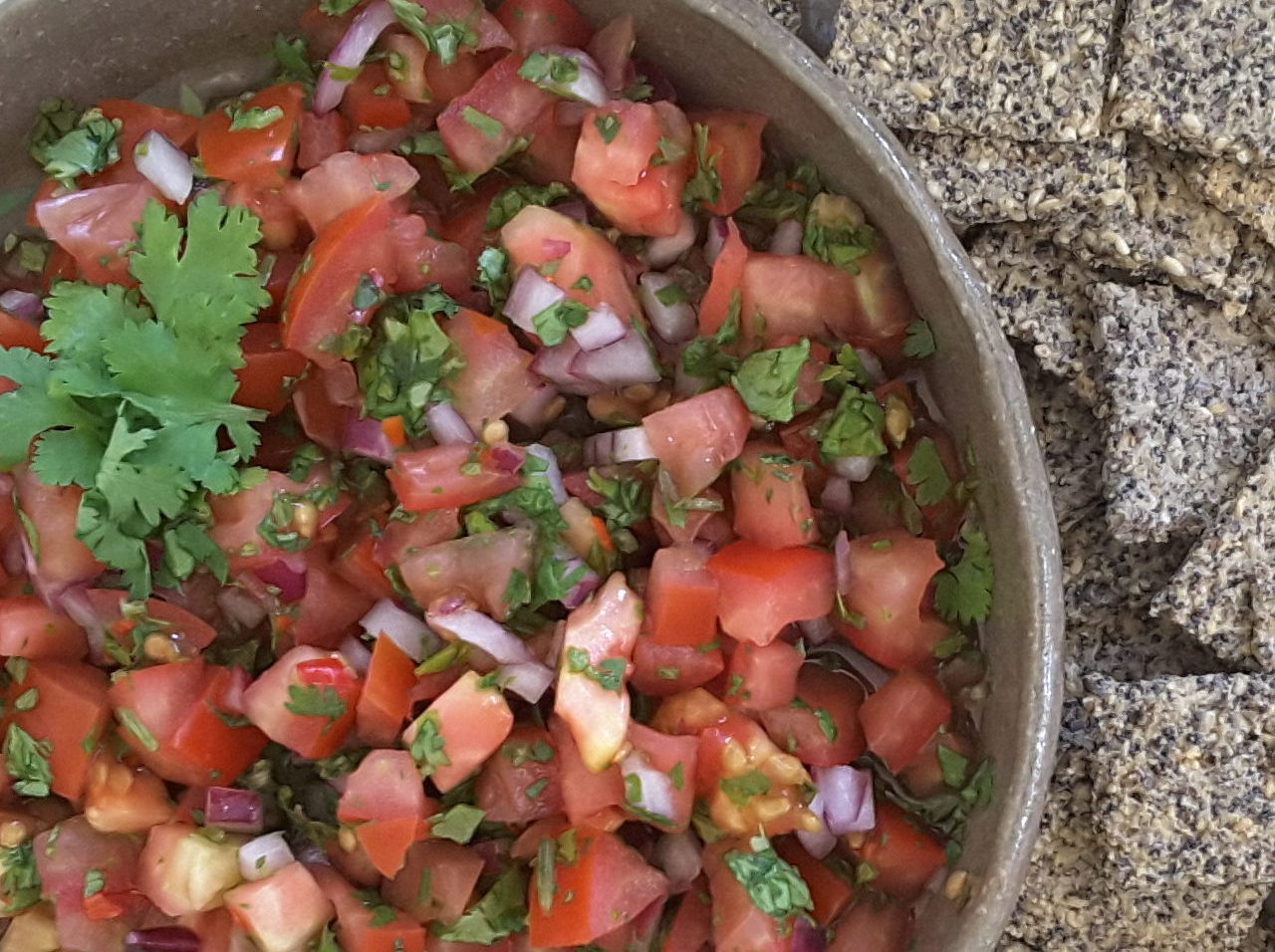 Sugar Free Fresh Tomato Salsa | KETohh | Low Carb, Keto and LCHF