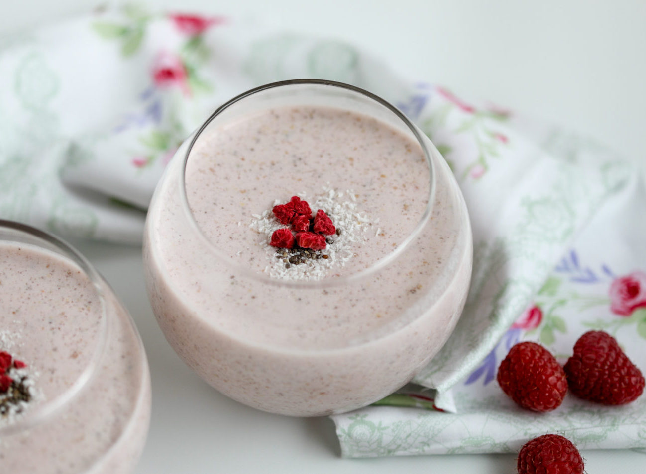 Low Carb Raspberry Protein Smoothie