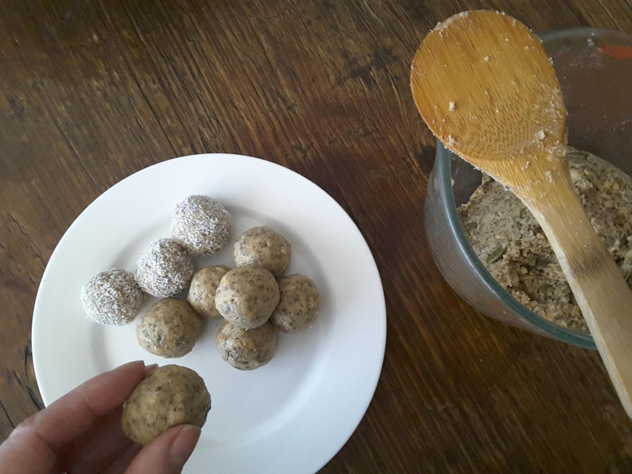 Low Carb Peanut Butter Protein Bliss Balls