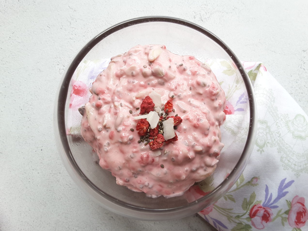 Low Carb Raspberry Yoghurt Chia Pudding