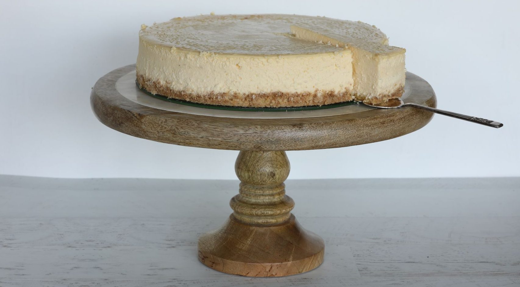 Low Carb Creamy Baked Cheesecake