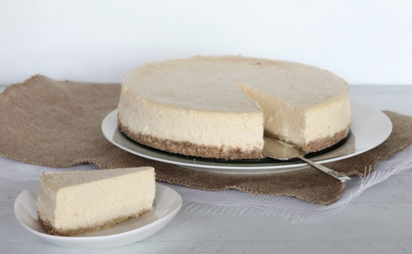 Low Carb Creamy Baked Cheesecake