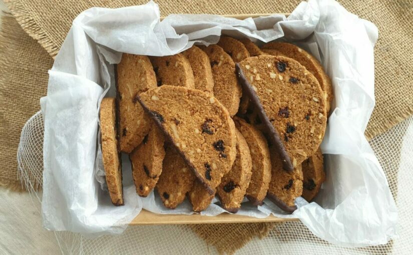 Low Carb Almond Cranberry Biscotti