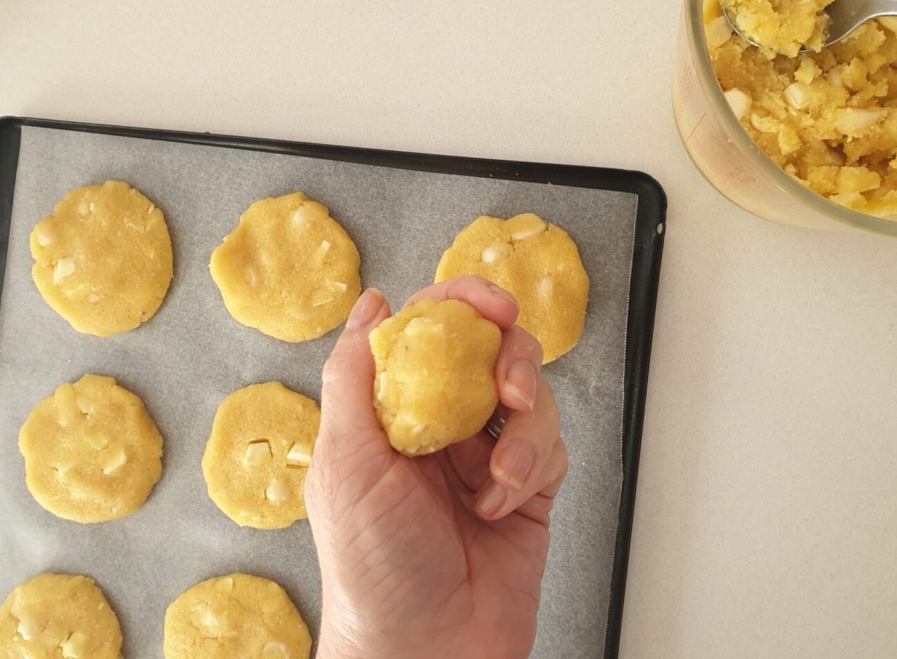 Keto White Chocolate Macadamia Cookies