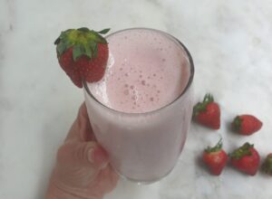 Low Carb Strawberry Smoothie