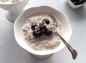 Low Carb Blueberry Coconut Porridge