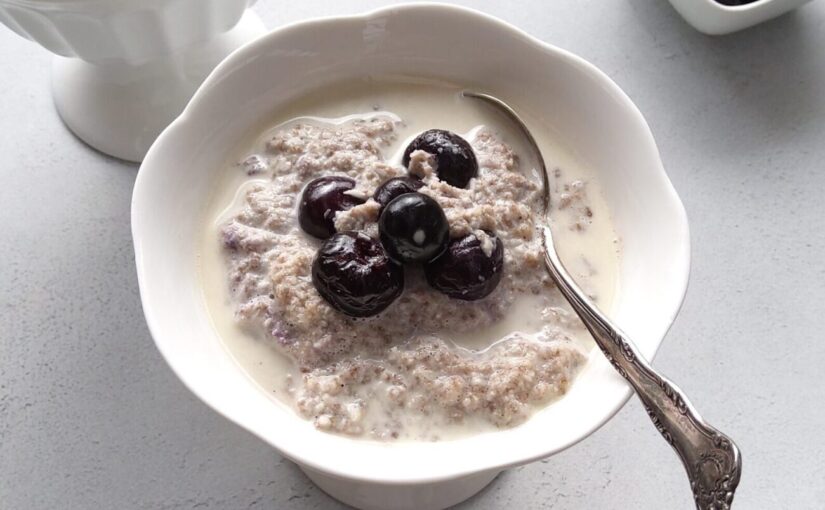 Low Carb Coconut Blueberry Porridge