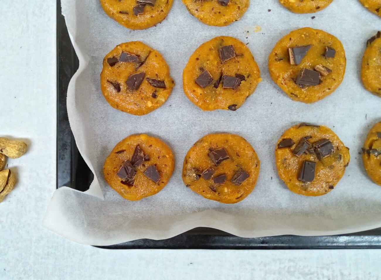 Keto Peanut Butter Choc Chip Cookies